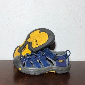 Keens sz 1 shoes